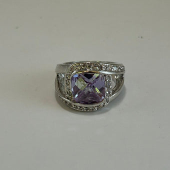 Silver ring/lavender stone