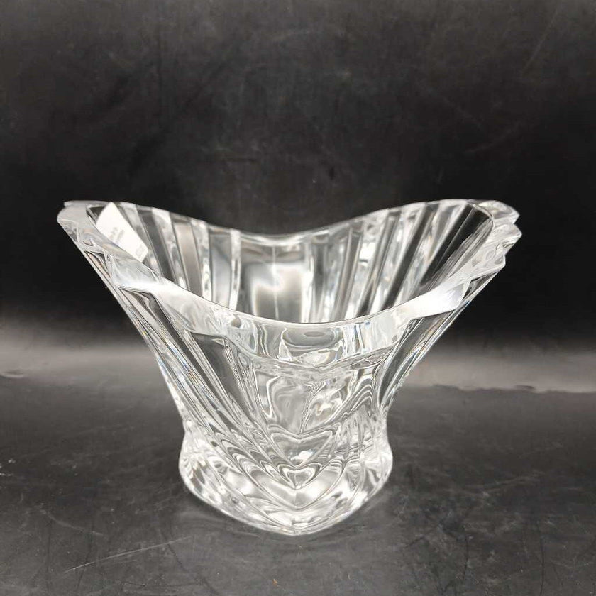 Mikasa Flores Flair Fan shaped crystal centerpiece bowl vase