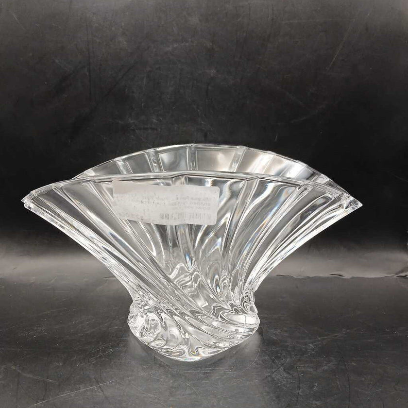 Mikasa Flores Flair Fan shaped crystal centerpiece bowl vase
