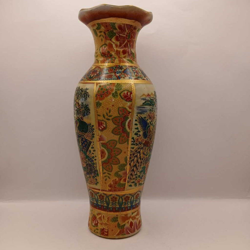 Royal Satsuma-style vase (small)
