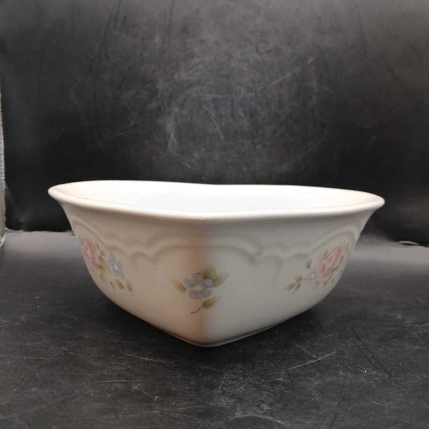 Vintage Pfaltzgraff Tea Rose Large Heart Shaped Serving Bowl
