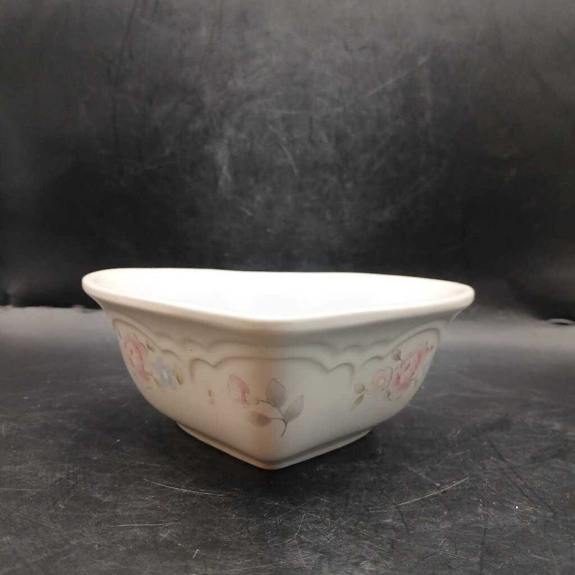 Vintage Pfaltzgraff Tea Rose small Heart Shaped Serving Bowl