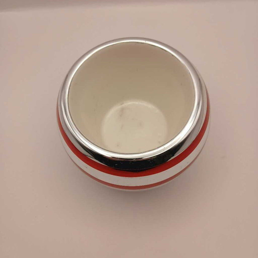 Sm Silver red swirl candle holder Xmas