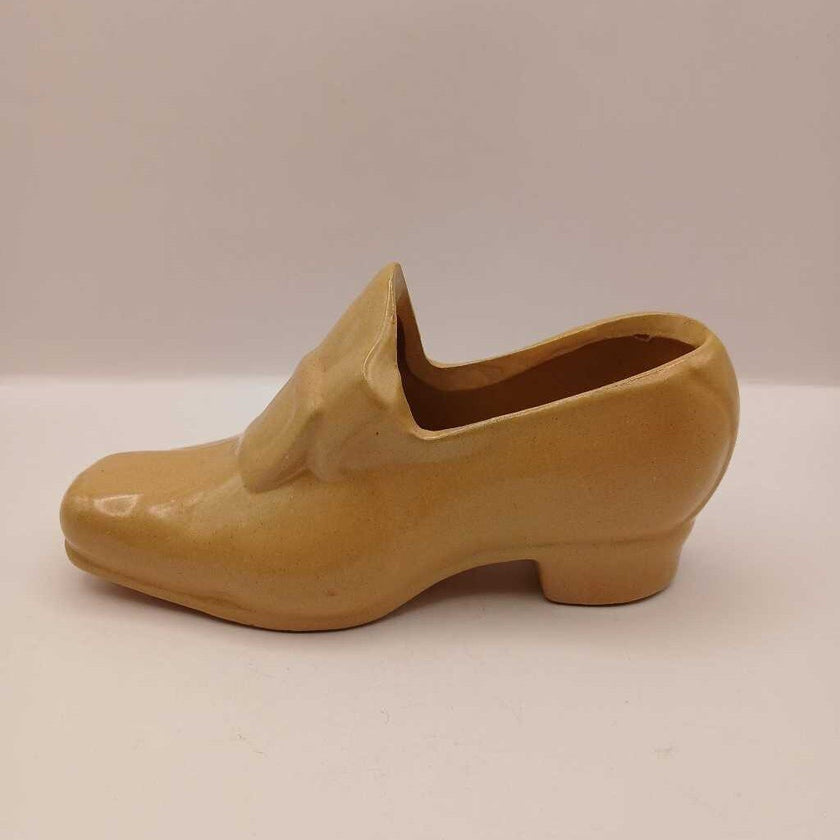 A vintage, yellow high heel shoe planter, 2.5