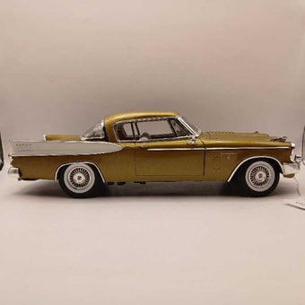 1957 Studebaker Gold Hawk 1:18