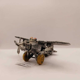 Vintage 3 propeller Plane