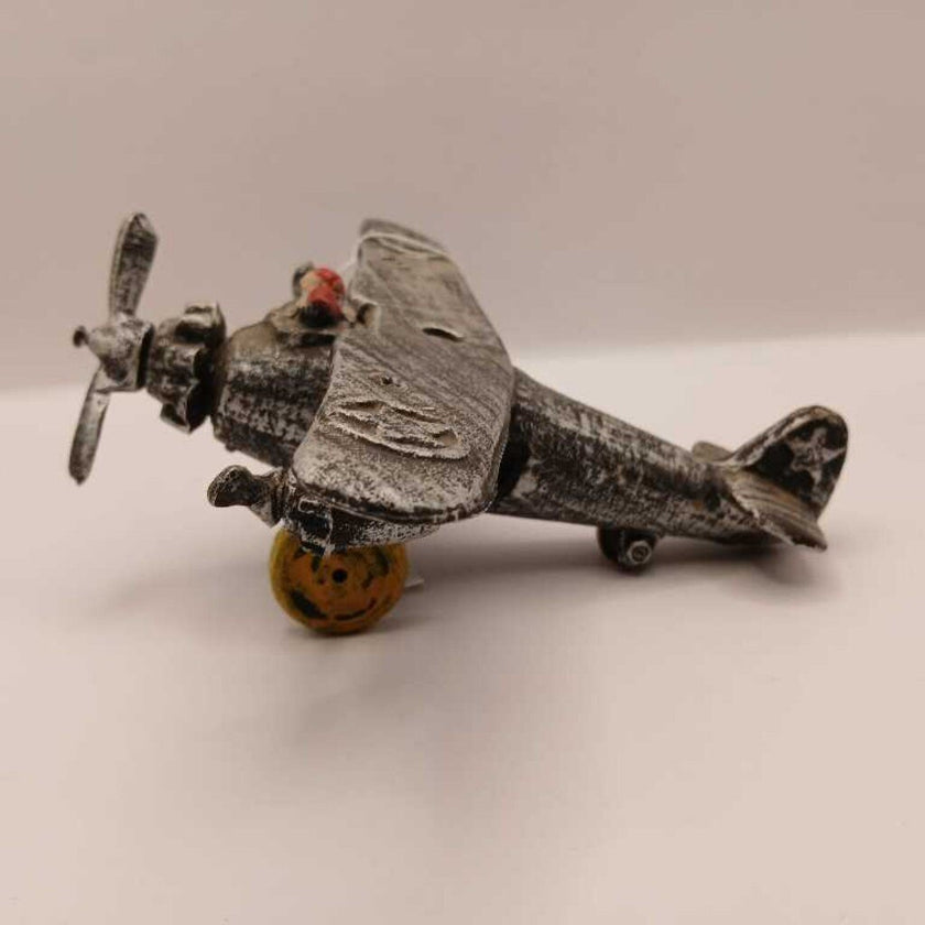 Vintage 3 propeller Plane