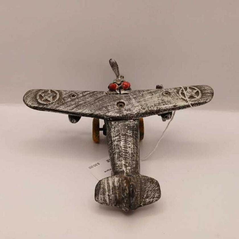 Vintage 3 propeller Plane