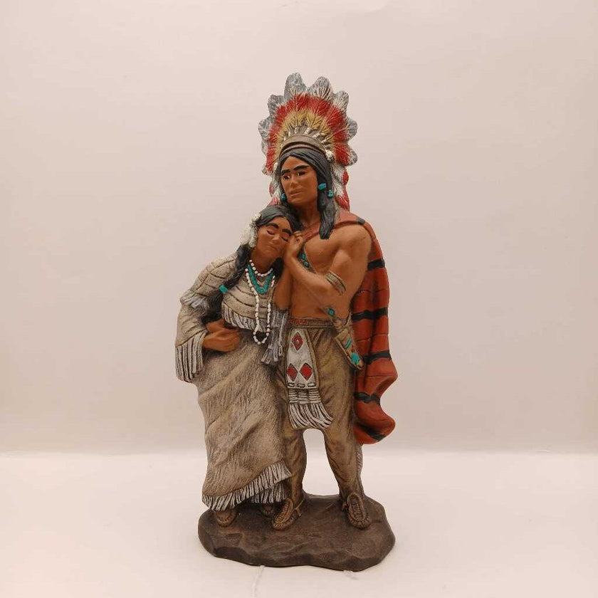 Indian Man and Woman embracing, porcelain