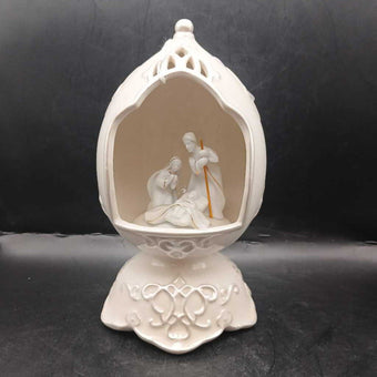 Porcelain egg music box/ nativity (P)