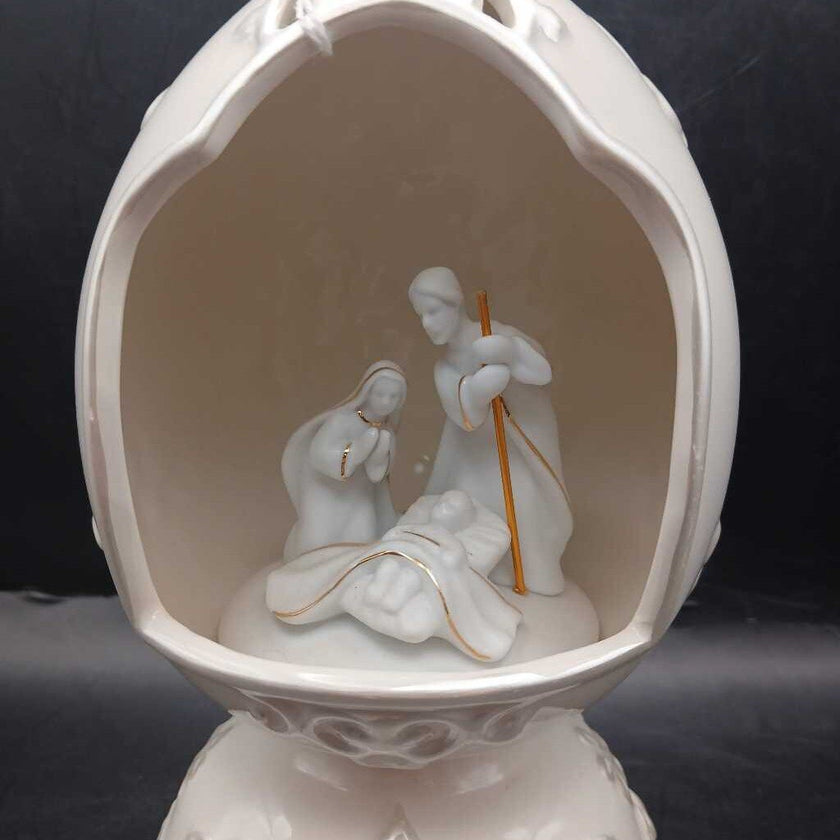 Porcelain egg music box/ nativity (P)