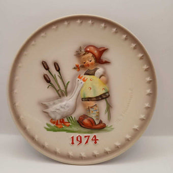1974 Hummel Goebel plate (V)