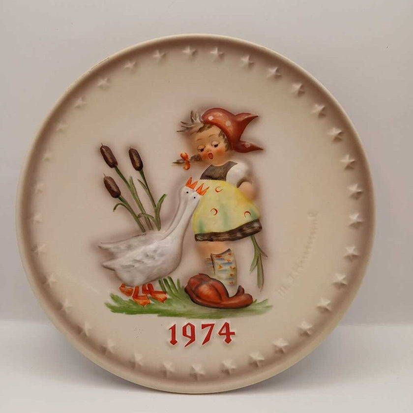 1974 Hummel Goebel plate (V)