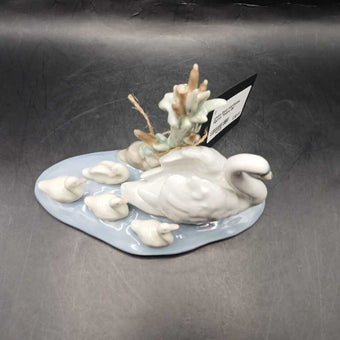 Lladro Swan and Babies Figurine 