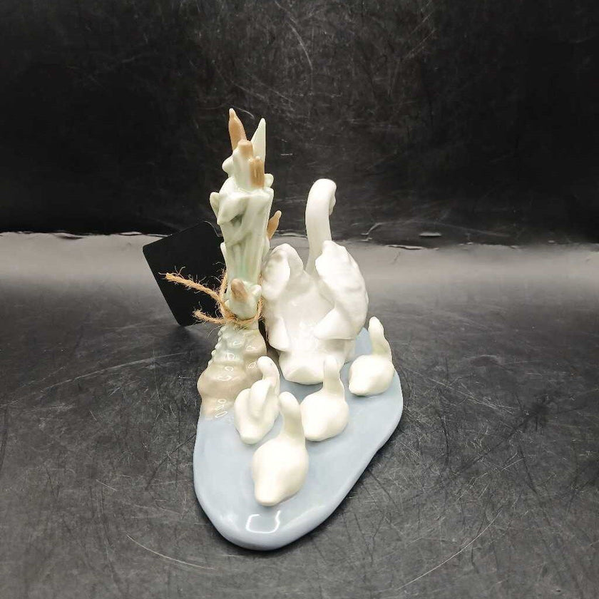 Lladro Swan and Babies Figurine 