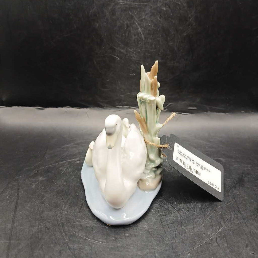 Lladro Swan and Babies Figurine 