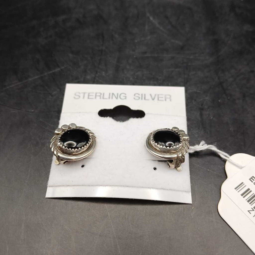 Vintage Native American Clip On Sterling Silver + Onyx Earrings