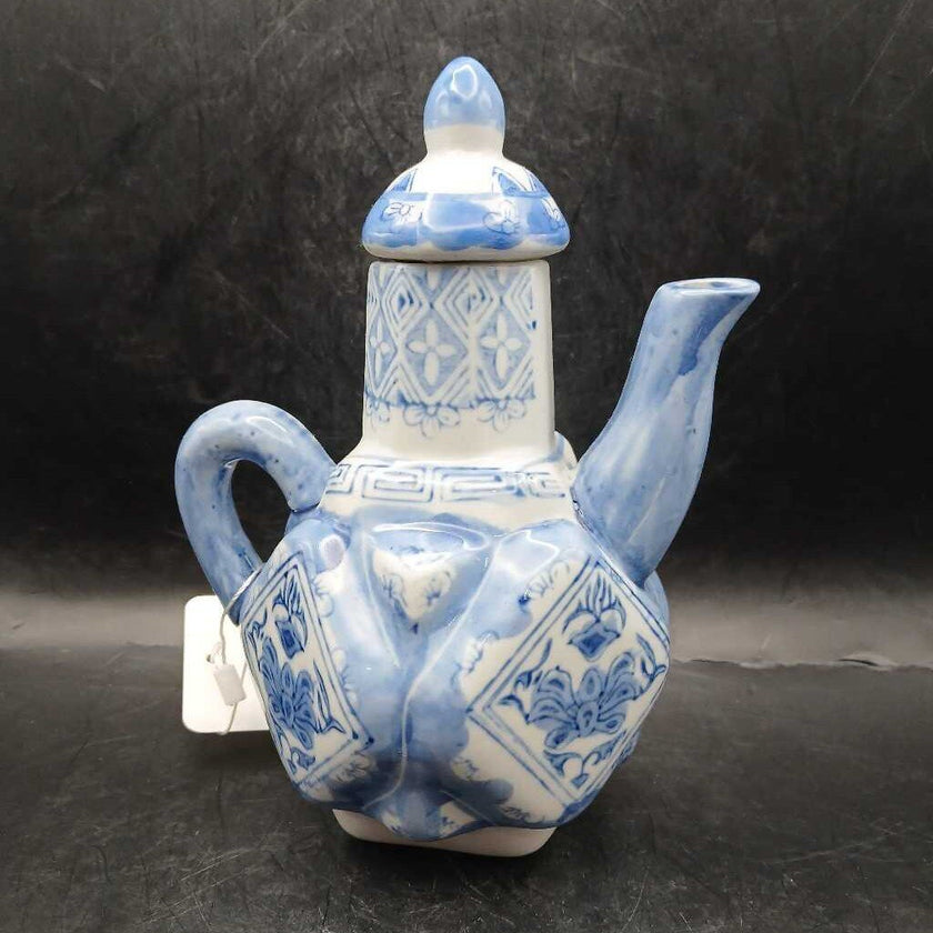 Vintage Blue and White Longneck Teapot (P)
