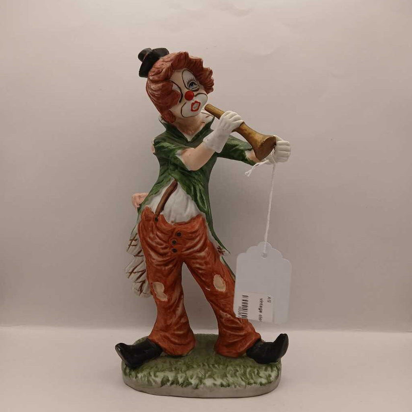 vintage clown with horn (P)