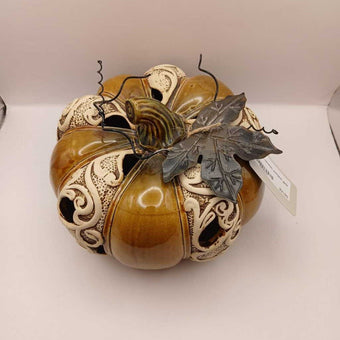 Medium, ceramic, pumpkin gold color