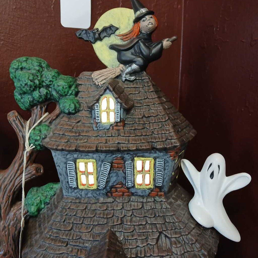 Vintage Hand Painted Ceramic Spook House w/ Trick or Treaters flickering lights