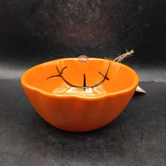2003 Jack O Lantern serving dish by Pottery Barn