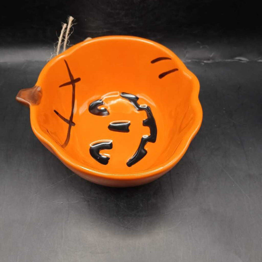 2003 Jack O Lantern serving dish by Pottery Barn