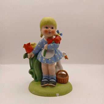 vintage Holland 1979 (children U.N collection) (P) broken ponytail.