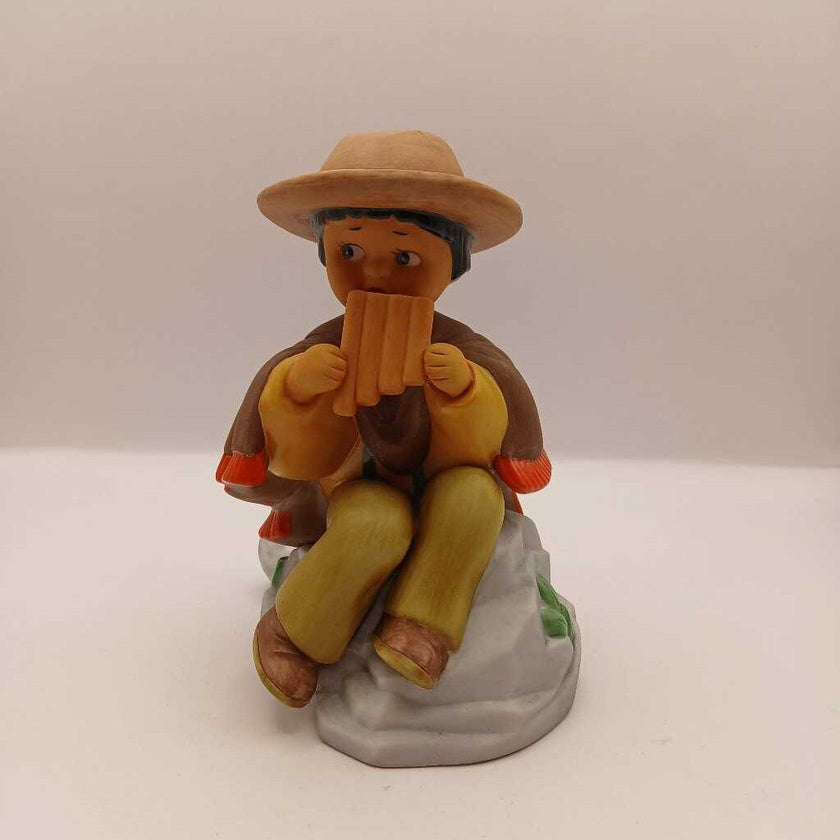 vintage 1982 Colombia (U.K collection) broken missing lamb (P)