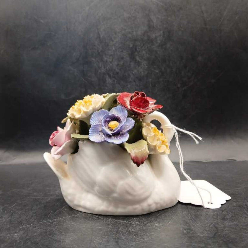 Vintage Aynsley Swan Boquet Figurine