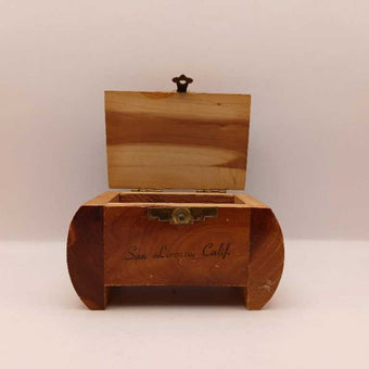 Vintage wood dome jewelry chest (P)