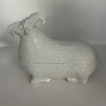 Vintage Mottahedeh Covered Porcelain White Goat with horns Trinket Box