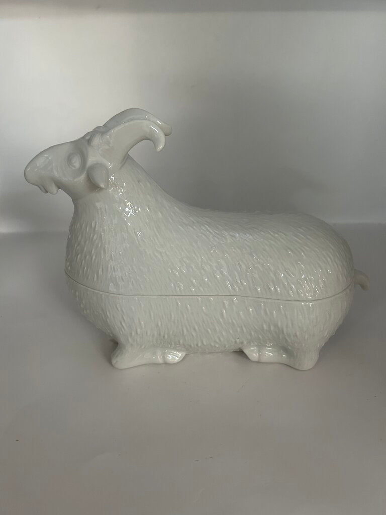 Vintage Mottahedeh Covered Porcelain White Goat with horns Trinket Box