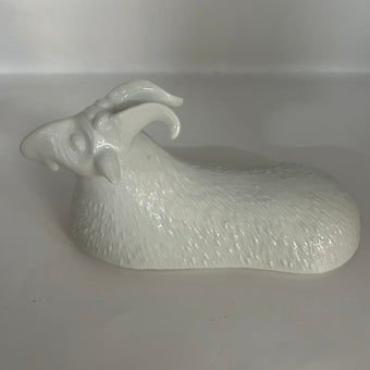 Vintage Mottahedeh Covered Porcelain White Goat with horns Trinket Box