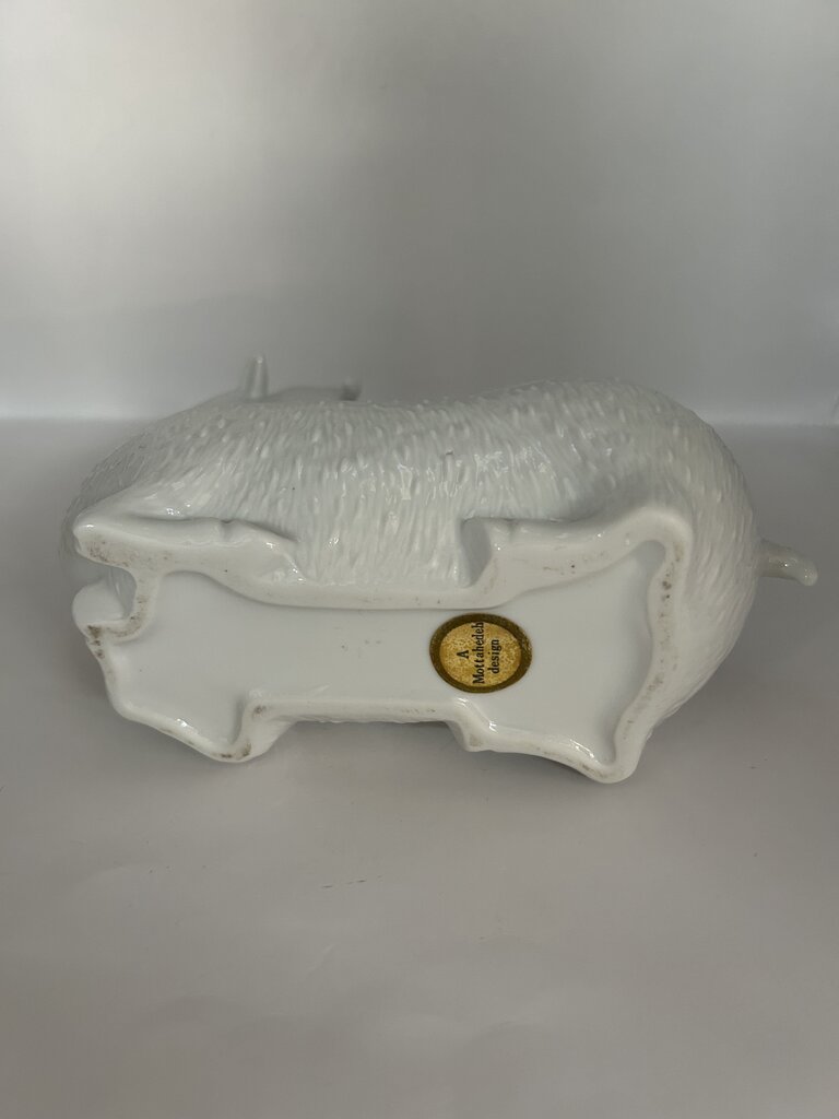 Vintage Mottahedeh Covered Porcelain White Goat with horns Trinket Box