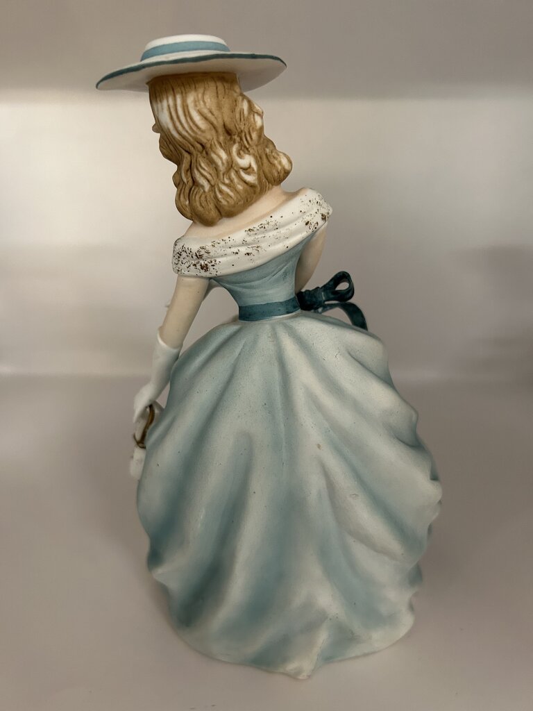 Vintage Lefton China porcelain Lady figurine with ruffled gown & purse #KE3205