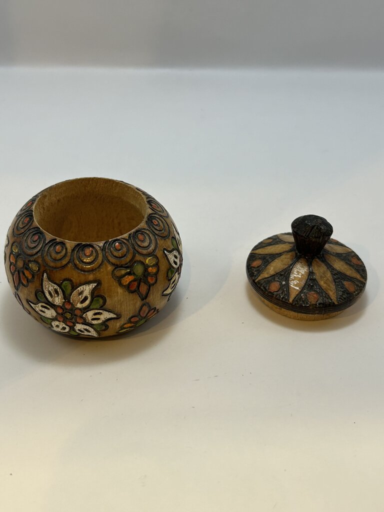 Hand Carved Wood VTG painted round small Box