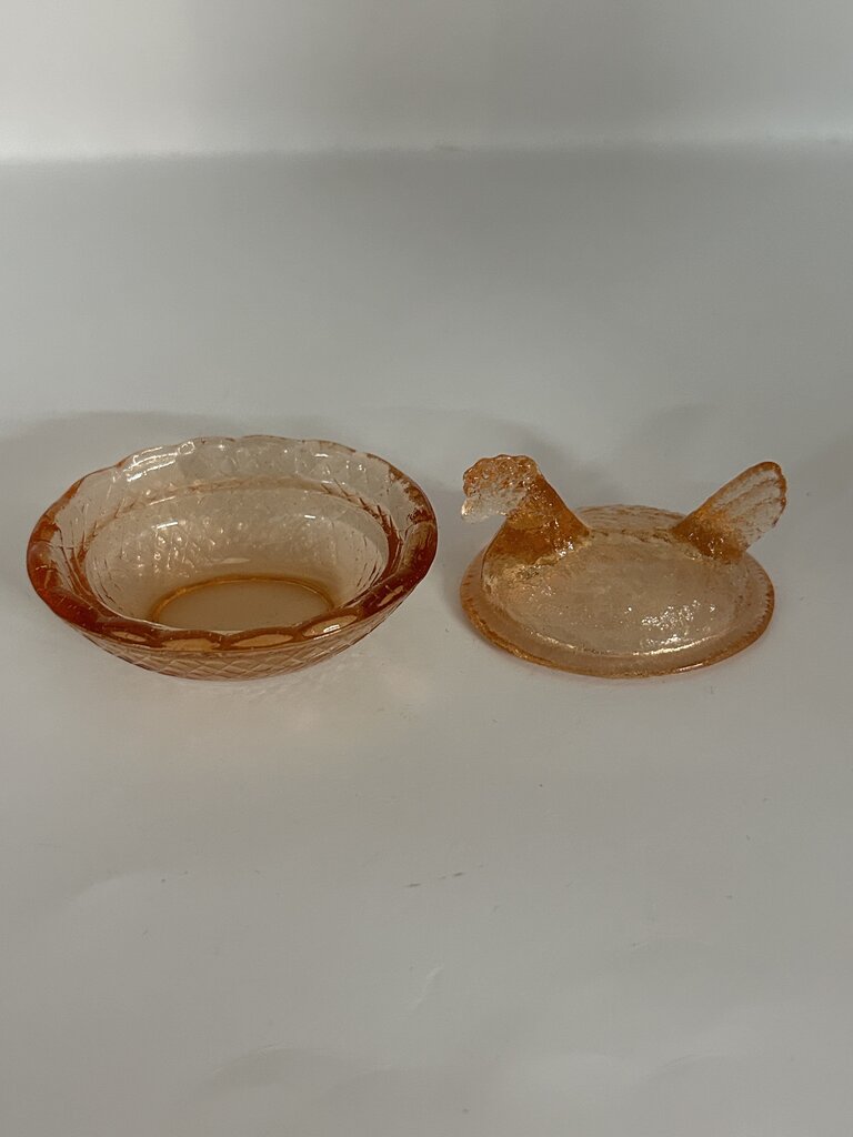 Peach glass mini hen-on-nest salt cellar