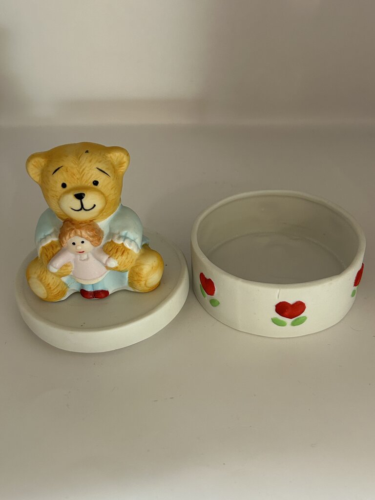 *** VTG 1980s Ceramic Bear & Doll Trinket Box