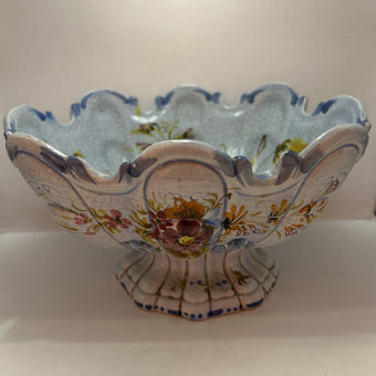 Majolica style pedestal bowl