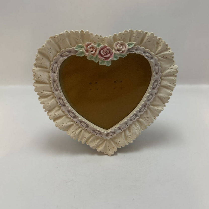 Vintage heart frame