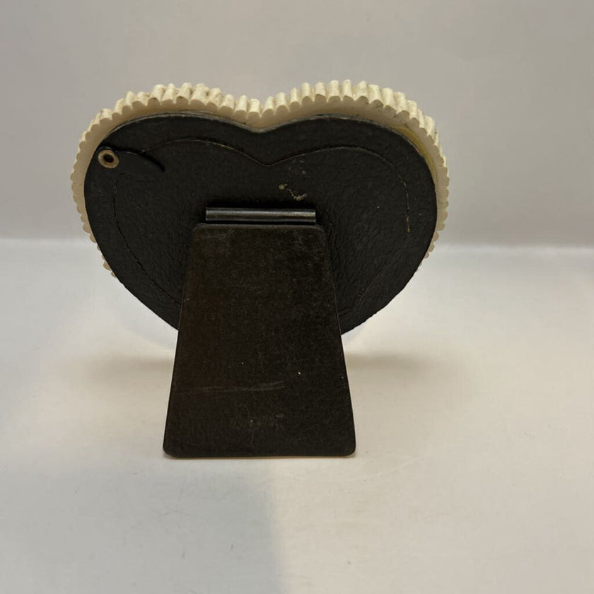 Vintage heart frame