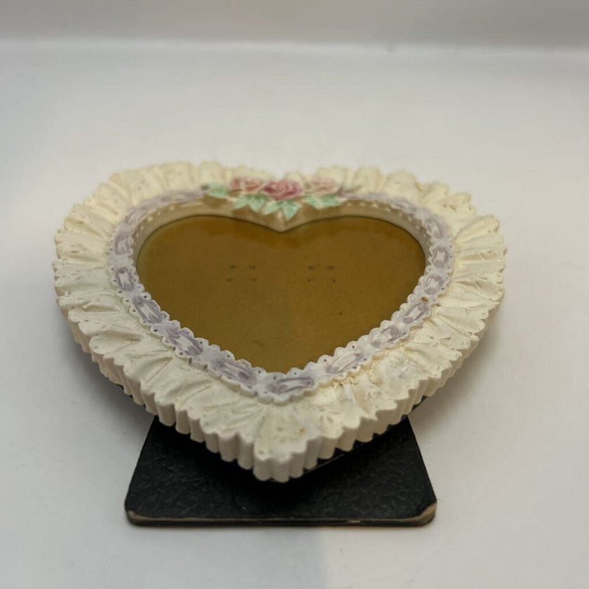 Vintage heart frame
