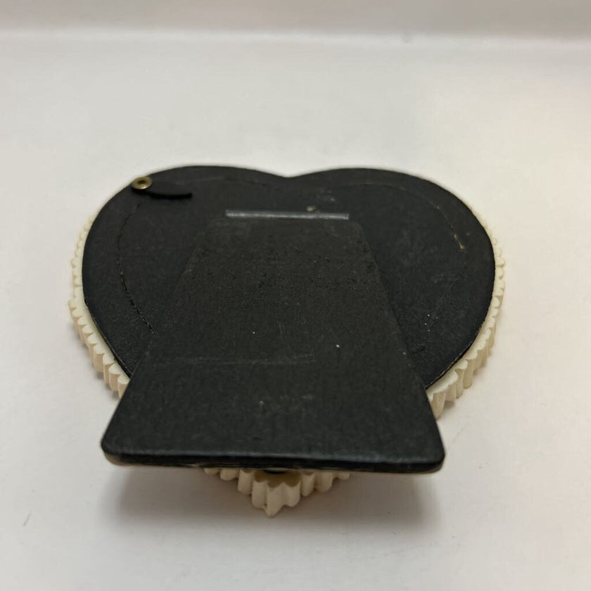 Vintage heart frame