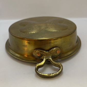 Butterfly brass mold
