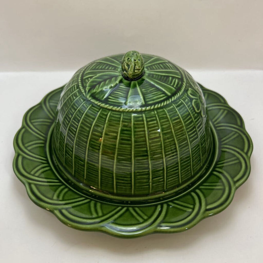 Green cabbage wear butter dome with strawberries made in Italy