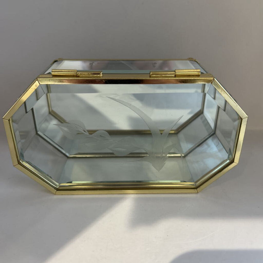 Sm. Glass trinket box