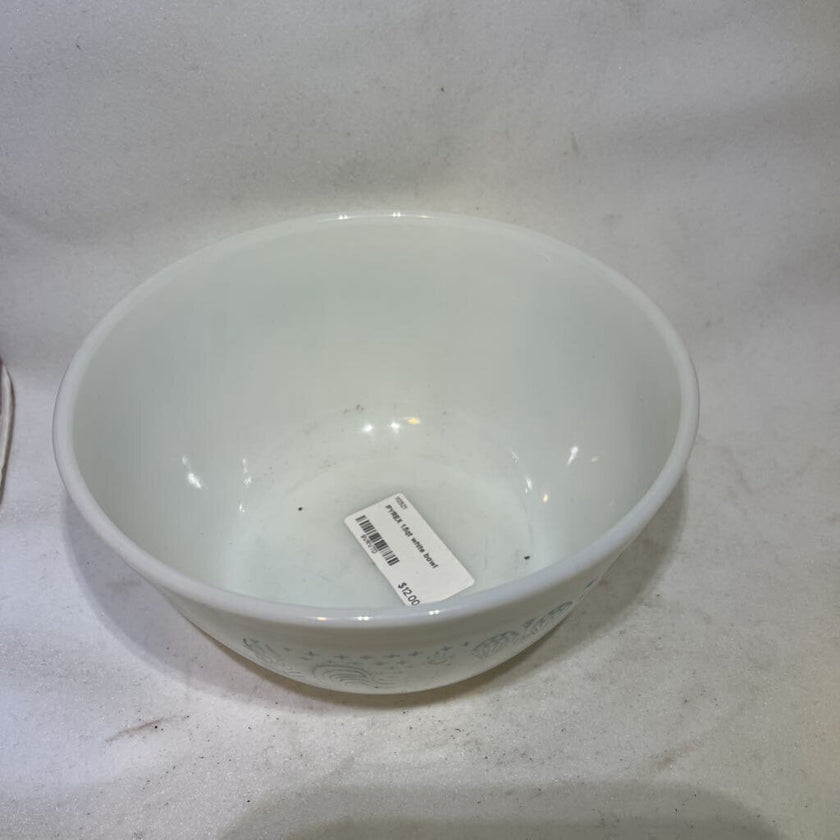 PYREX 1.5qt White Bowl