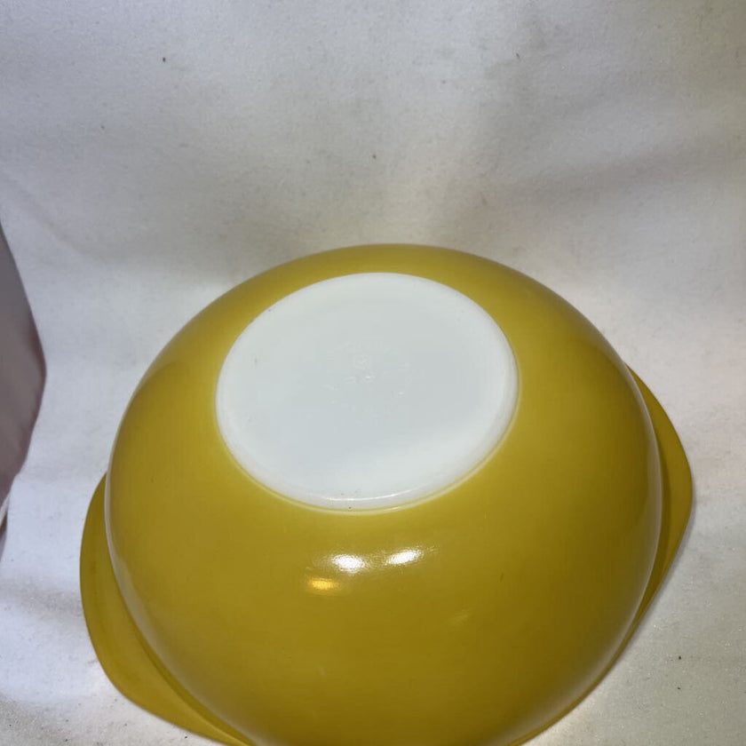 PYREX Yellow 1.5 pt Bowl