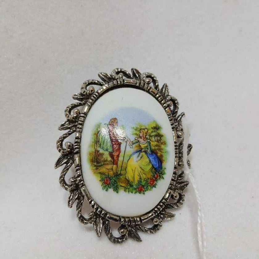 VTG Oval Courting Couple Brooch